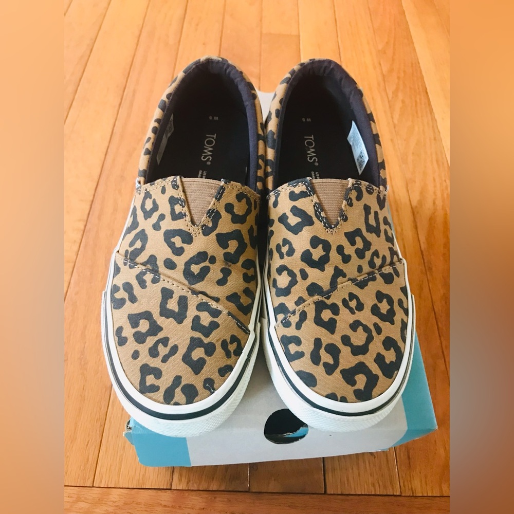Toms slip on size 5